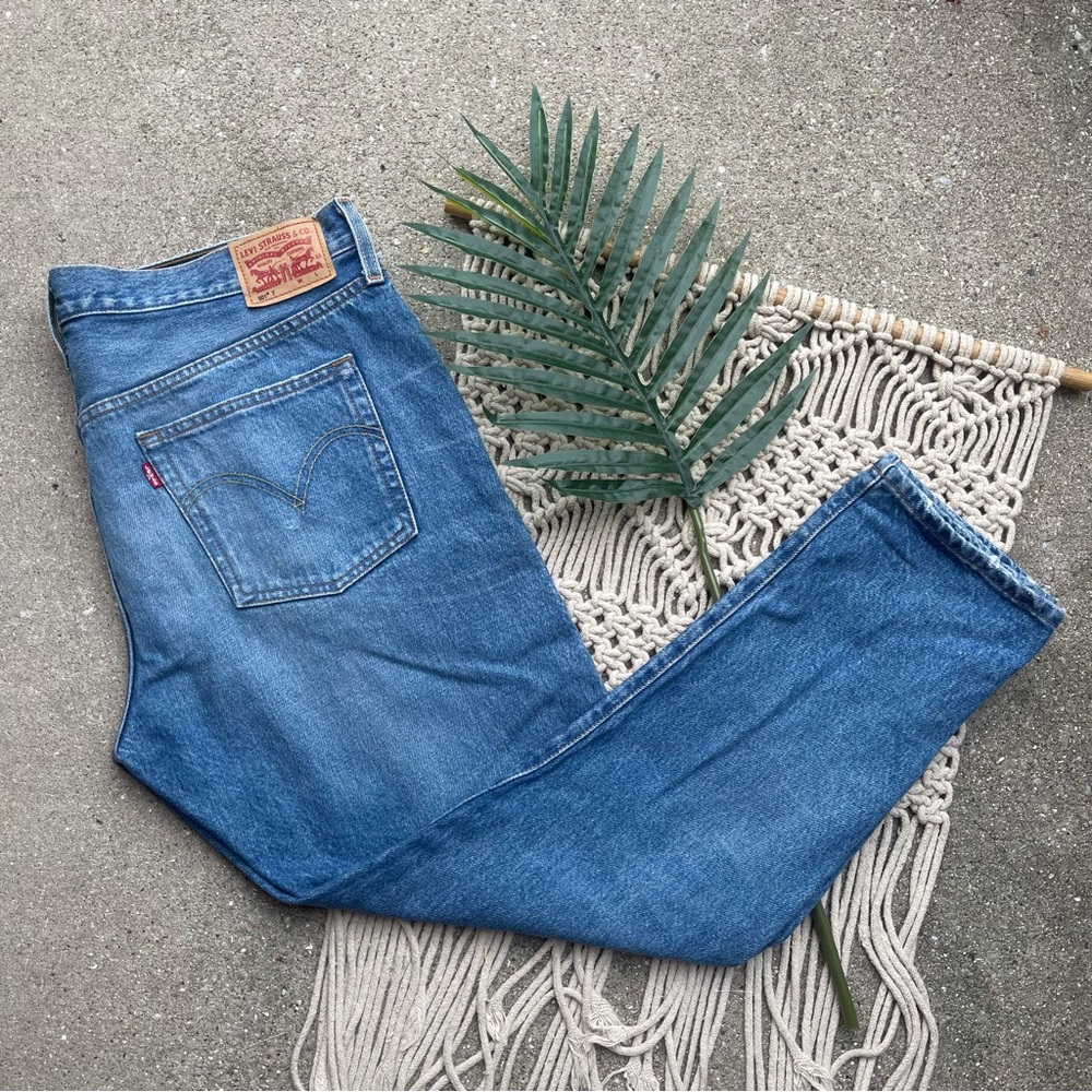 Levi’s Jeans Size 32 Tapered